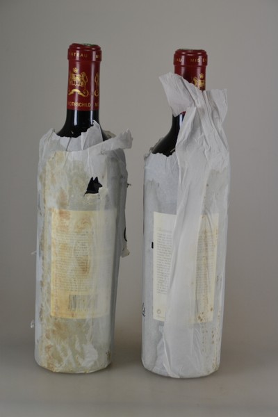 27171049a - 2 Fl. 2001 Chateau Mouton Rotschild , Pauillac, 75 cl, 12.5 % Vol, high fill orig. ...