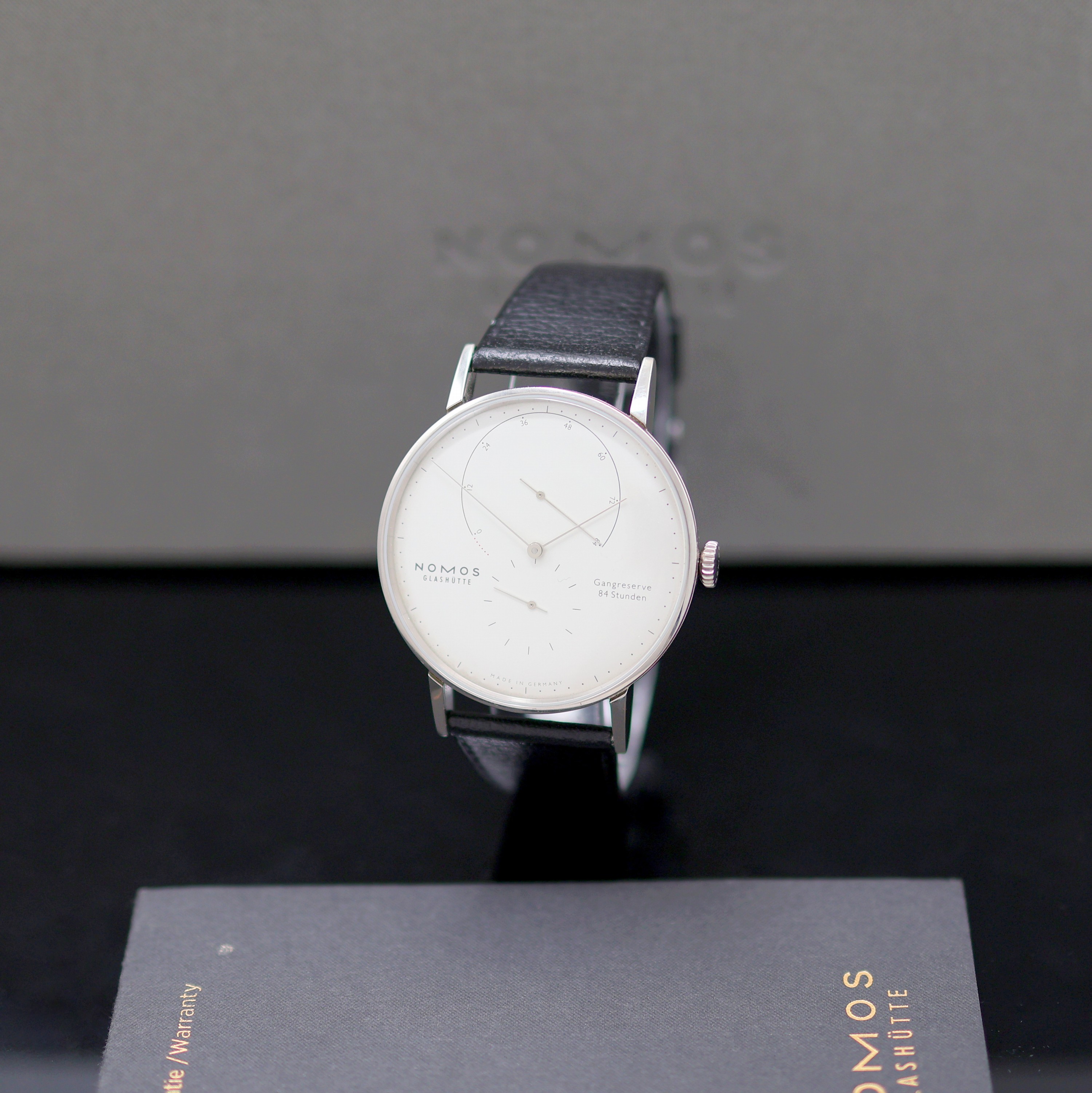 Image 27172620 - NOMOS GLASHÜTTE Herrenarmbanduhr Lambda 49 in WG 750/000 Referenz 931, Handaufzug, ...