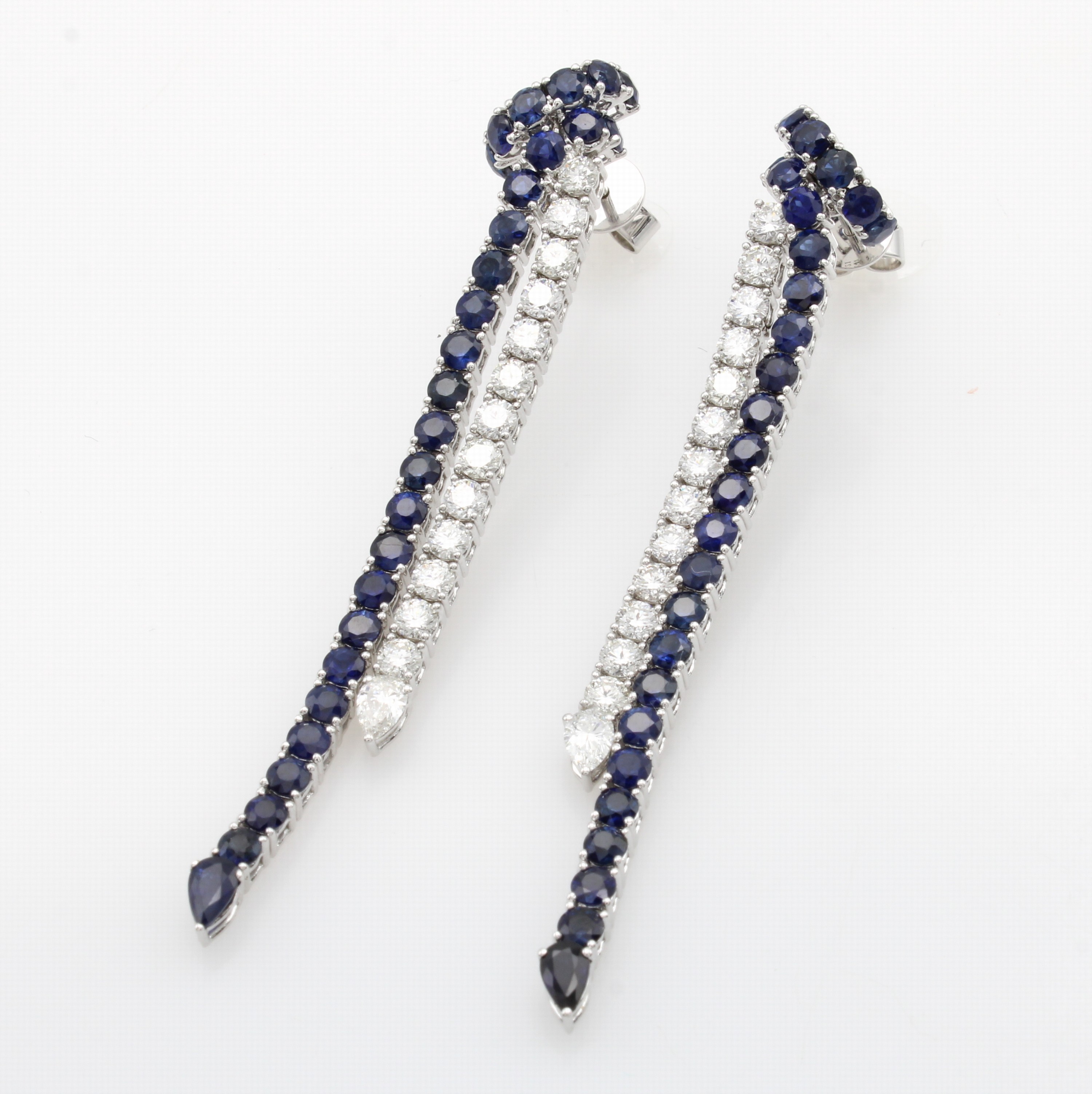 Image 27177735 - Paar Ohrstecker mit Saphiren, Diamanten und Brillanten, WG 750/000, 2-rhg. Abhängungen, ...