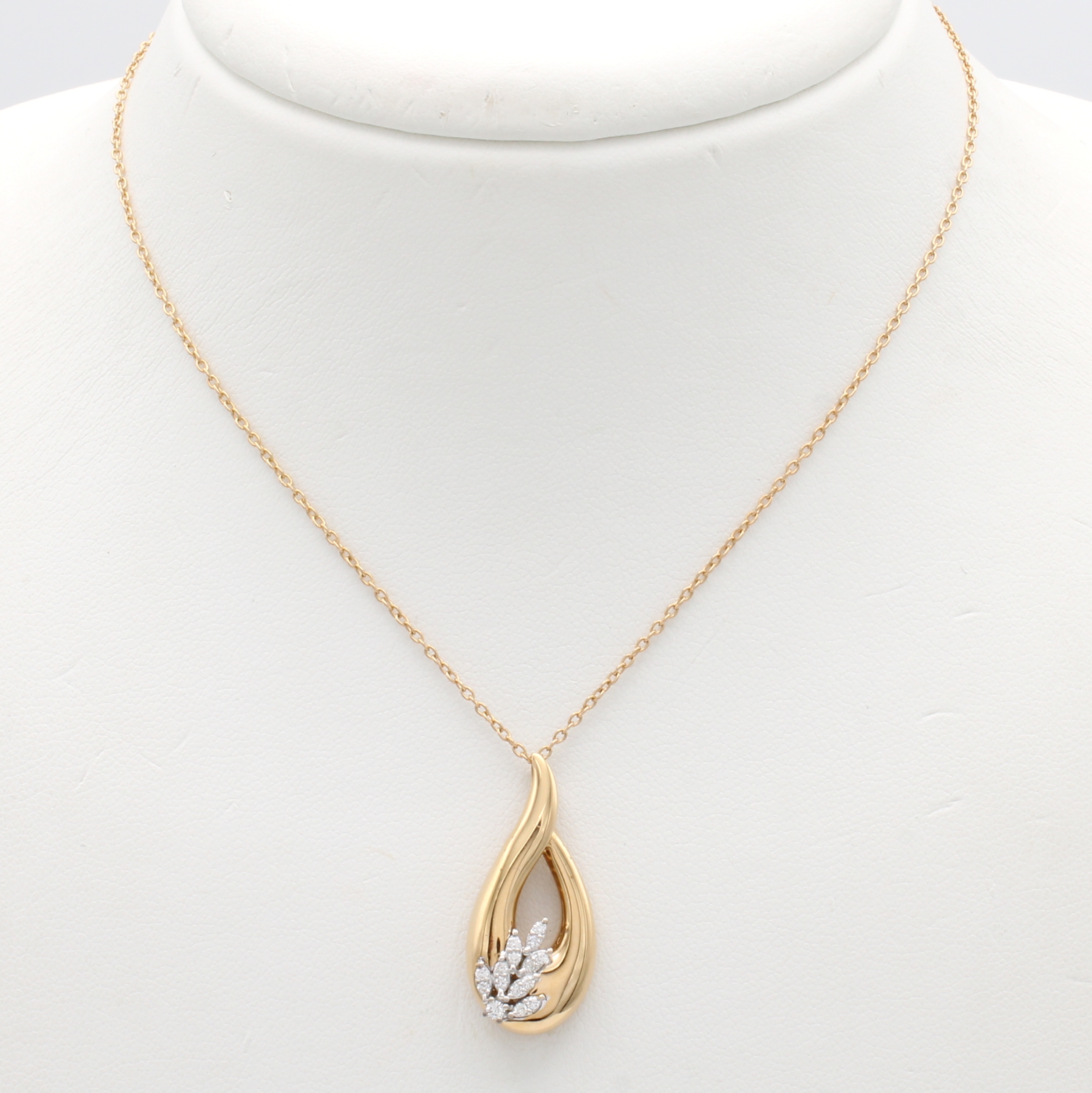 Image 27177738 - Anhänger mit Brillanten an Kette, RoséG 750/000, Brill. z.T. navetteförmig gef. zus. ...