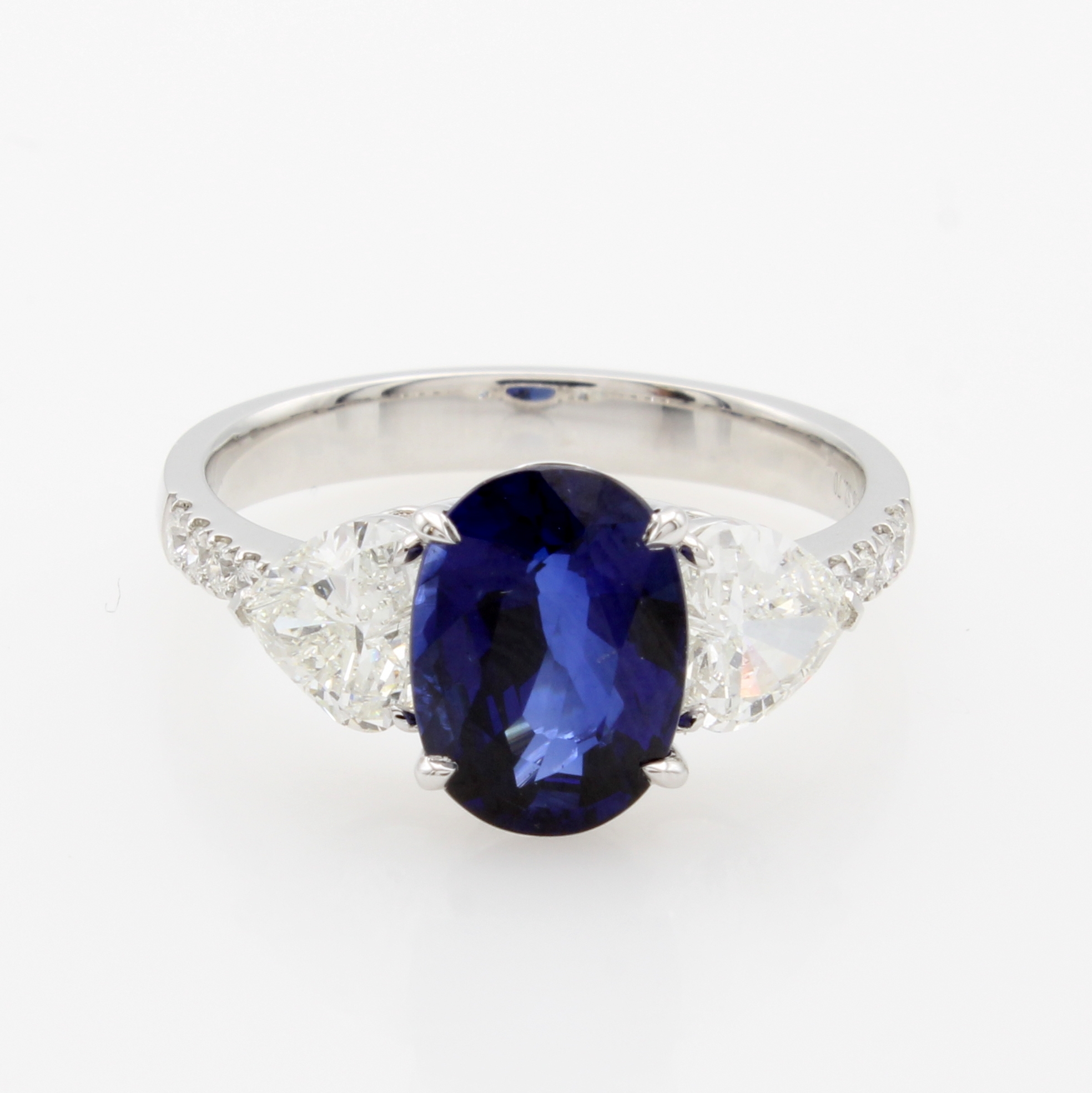 Image 27177744 - Ring mit Saphir, Diamanten und Brillanten, WG 750/000, ovaler Saphir in Royal Blue 2.70 ...