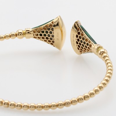 27177727a - Armspange mit Malachiten und Brillanten, GG 750/000, 2 Malachite zus. ca. 6.81 ct, ...