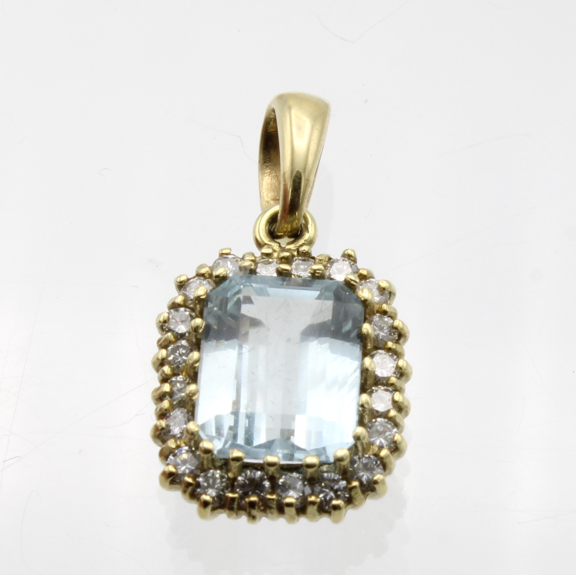 Image 27180627 - Anhänger mit Aquamarin und Brillanten, GG 585/000, Brill. zus. ca. 0.54 ct feines ...