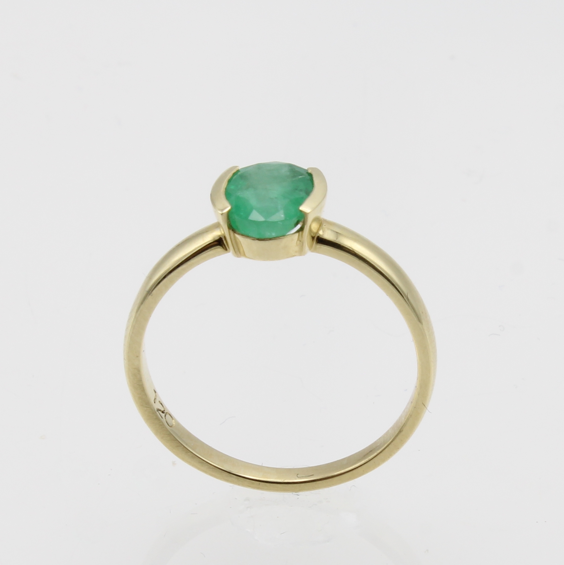 Image 27180998 - Ring mit Smaragd, GG 585/000, ovaler Sma- ragd ca. 1.20 ct, RW ca. 56 Schätzpreis: ...
