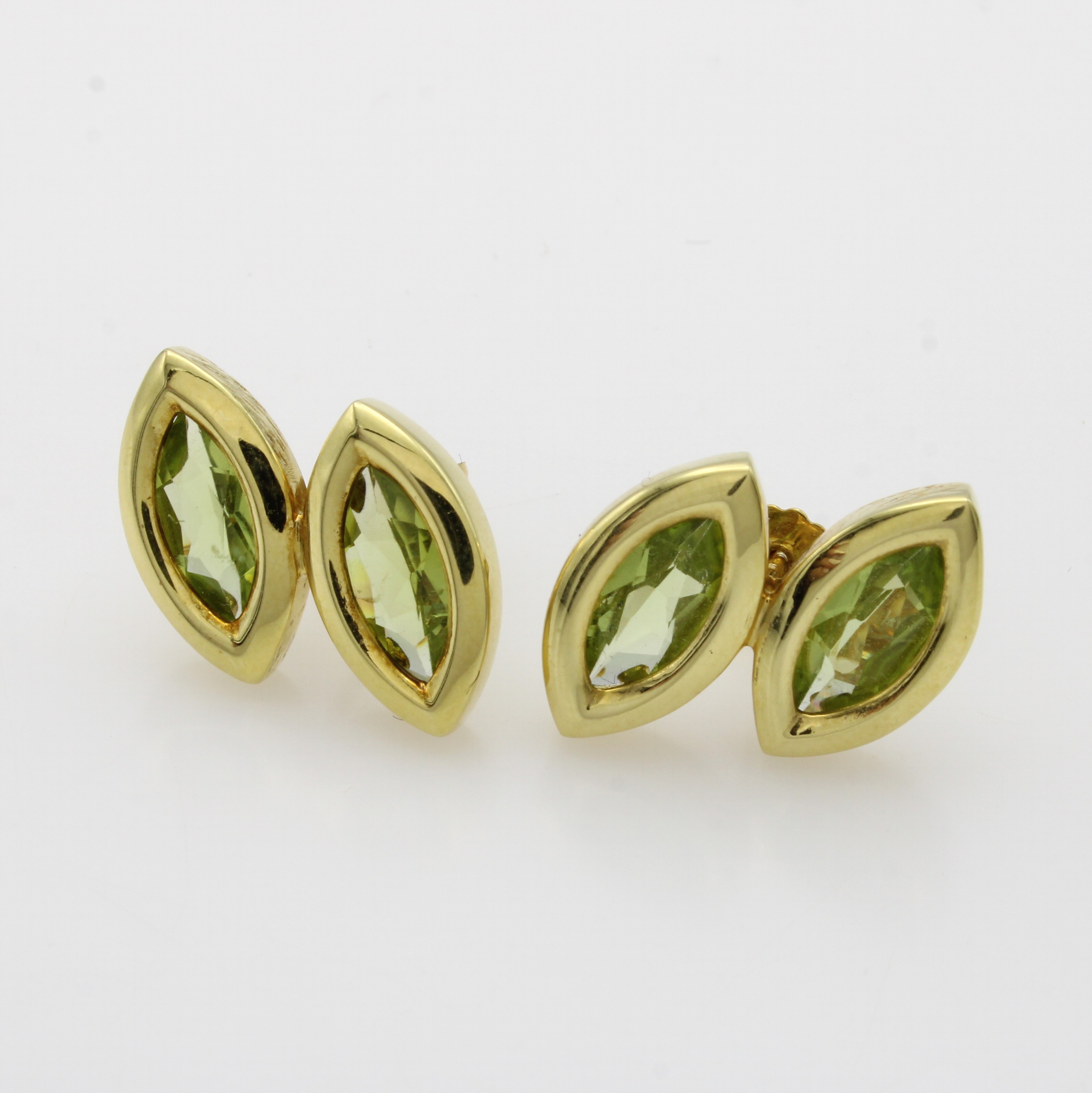Image 27181171 - Paar Ohrstecker mit Peridots, GG 585/000, 4 navetteförmige Peridots zus. ca. 3.12 ct ...
