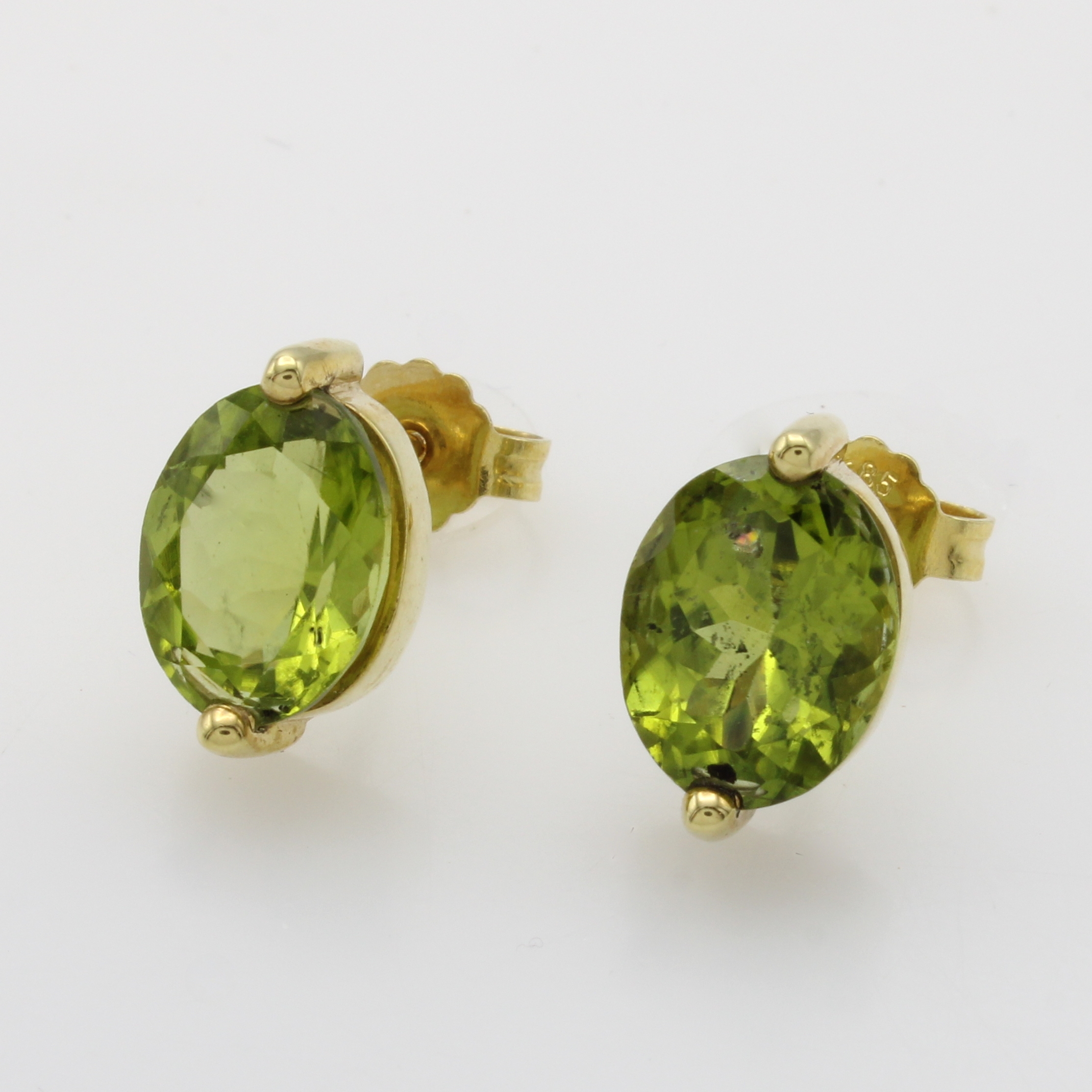 Image 27181176 - Paar Ohrstecker mit Peridots, GG 585/000, 2 ovale Peridots zus. ca. 6.5 ct Schätzpreis: ...