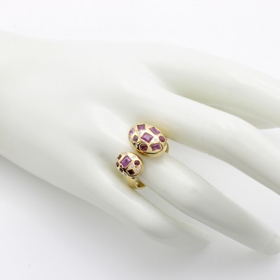 27181261a - Ring mit Rubinen und Diamanten, GG 750/000, 2 ovale Ringköpfe bes. m. Rubinen zus. ca. ...