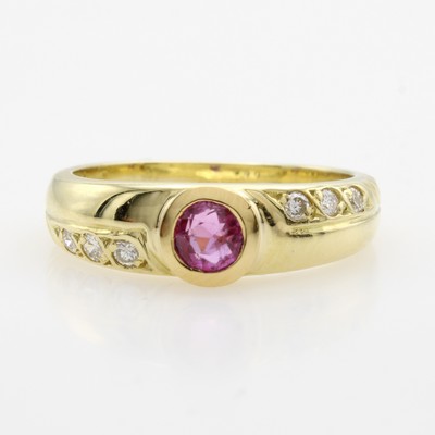 Image Ring mit Rubin und Brillanten, GG 585/000, Rubin ca. 0.4 ct, Brill. versetzt gef. zus. ...